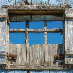 Réparer mécanisme fermeture fenêtre bois